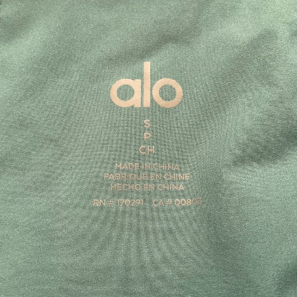 ALO  Yoga Latitude Light Weight 1/2 Zip Pullover Jacket Size S NWOT - Picture 8 of 11